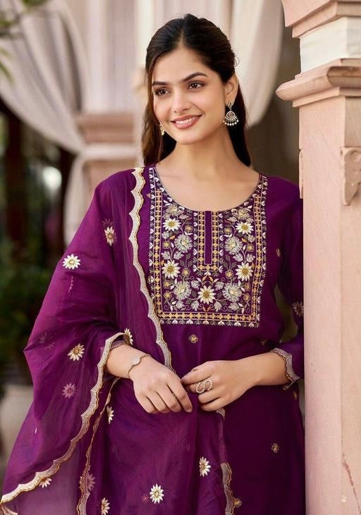 WOMEN EMBROIDERED KURTA SET